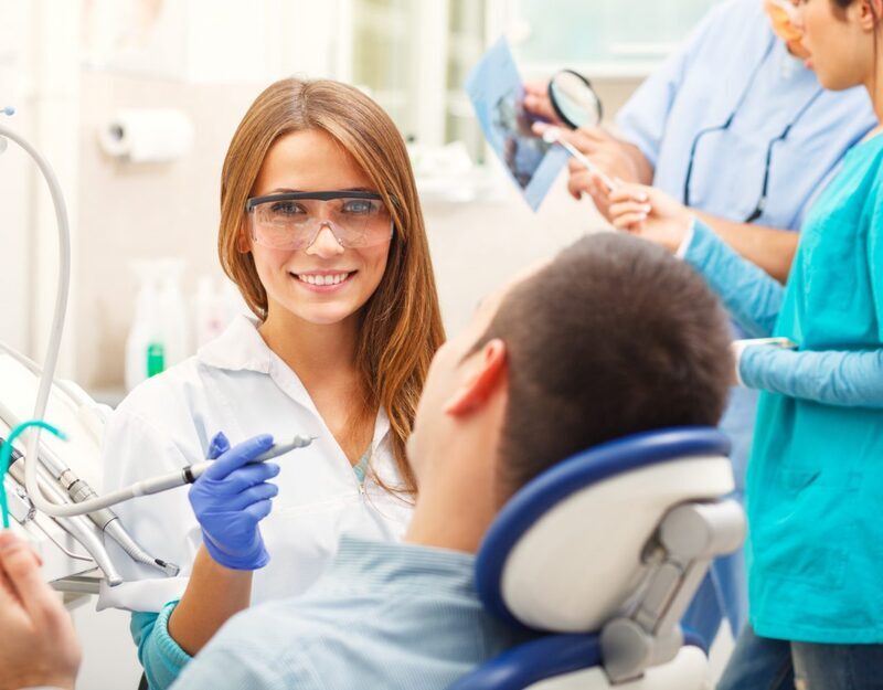 کار حین تحصیل دندانپزشکی در ایتالیا