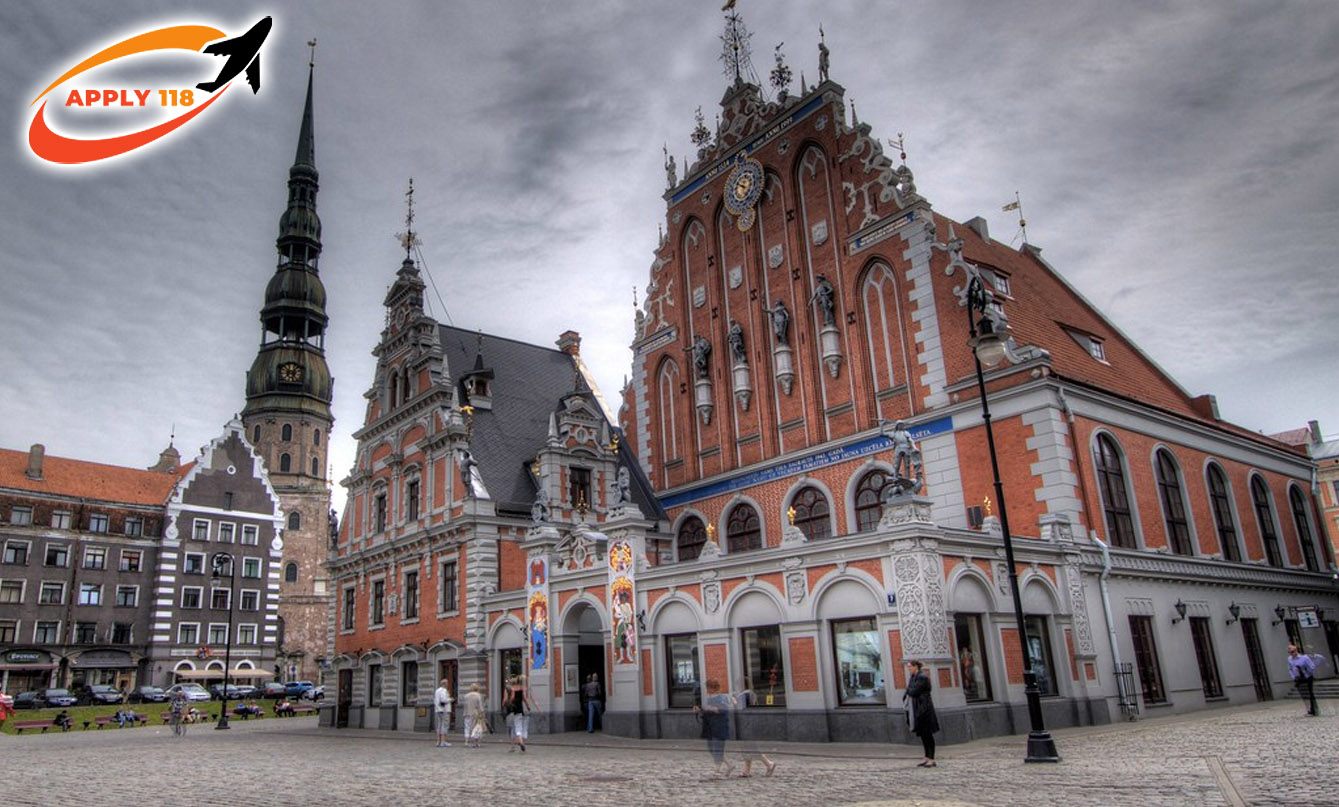 اقامت لتونی با خرید ملک ؛ راهنمای جامع برای ایرانیان در 2025